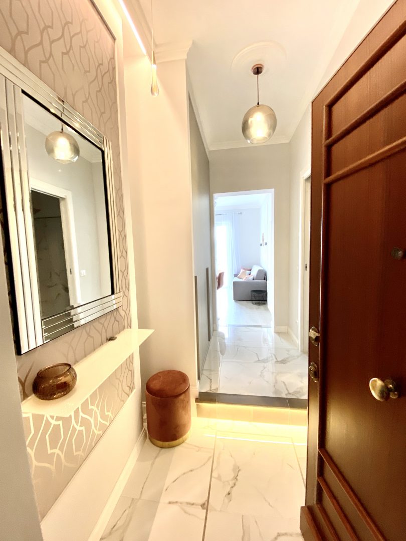 Aurelio Saffi 13, Apartment 4A