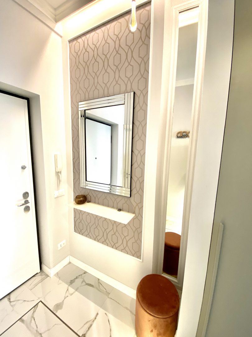 Aurelio Saffi 13, Apartment 4A