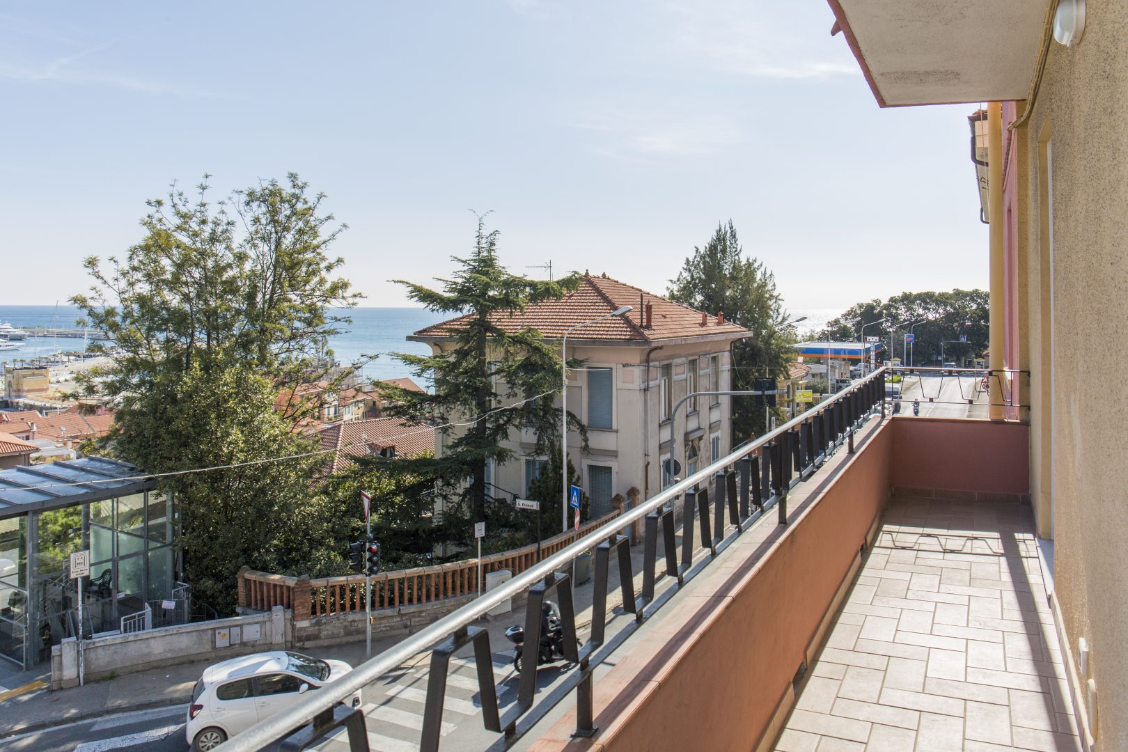 Aurelio Saffi 13, Apartment 4A
