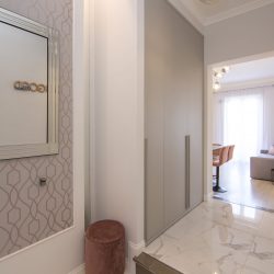 Aurelio Saffi 13, Apartment 4A