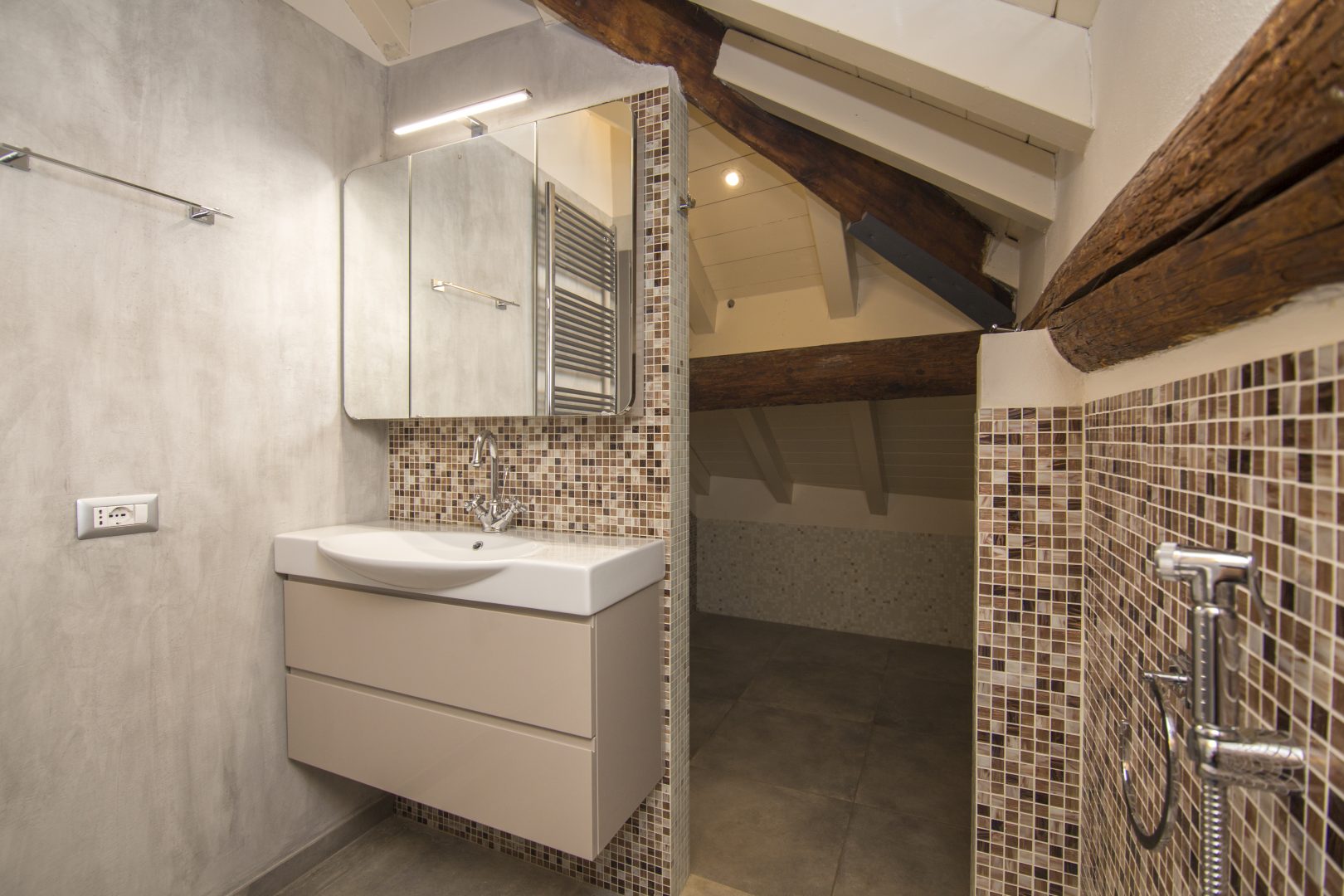 Via Carducci 42, Apartment №5
